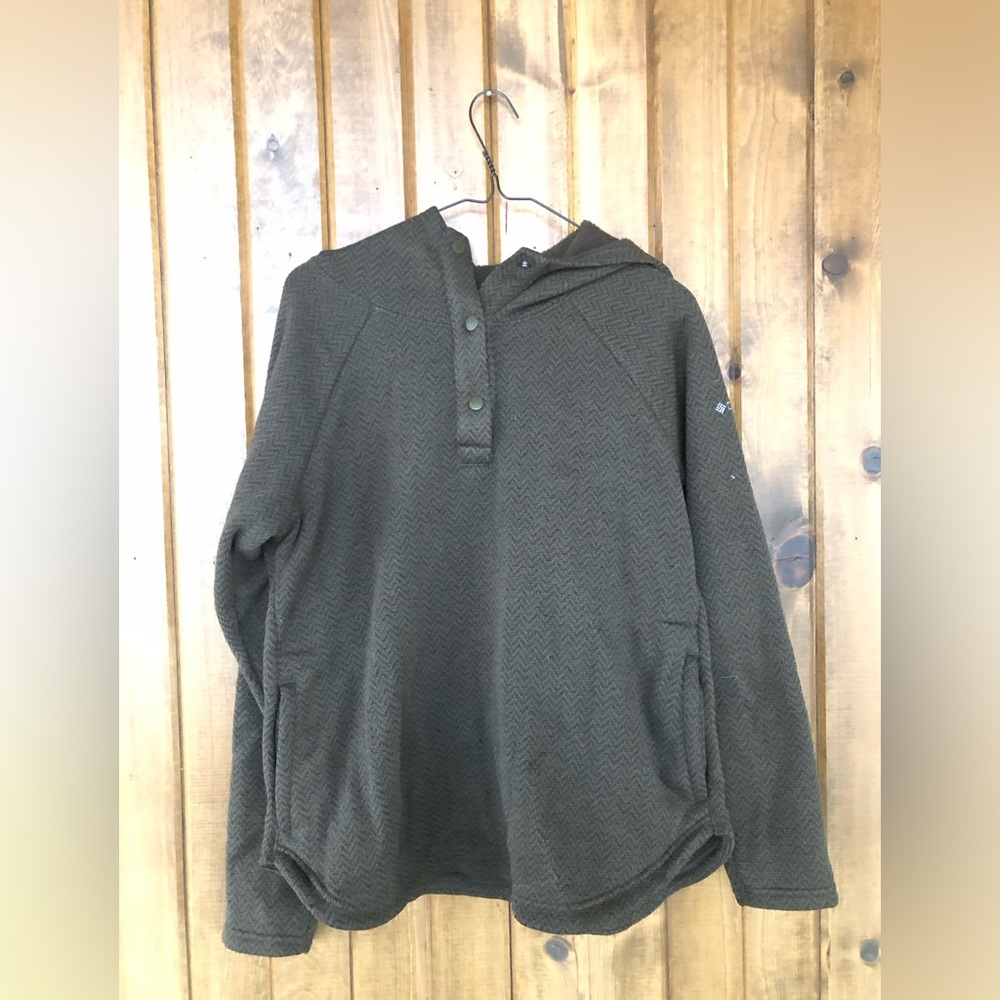Columbia sweatshirt